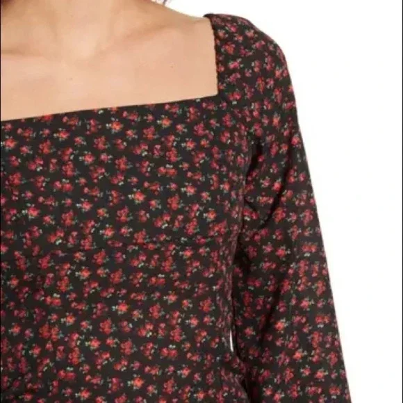 One Clothing Ditsy Long Sleeve Smocked Crop Top - Picture 4 of 11